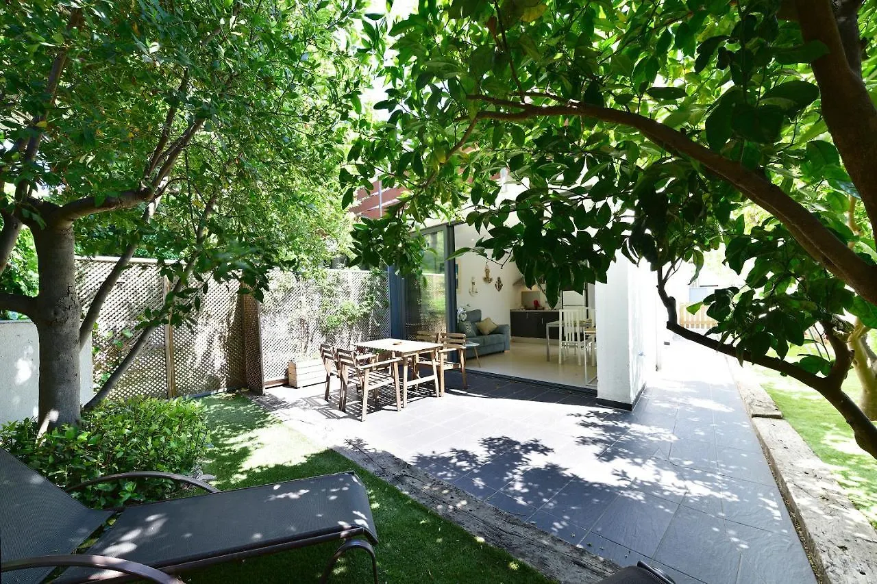 Apartamento Luminoso En El Centro De カダケス 0*,